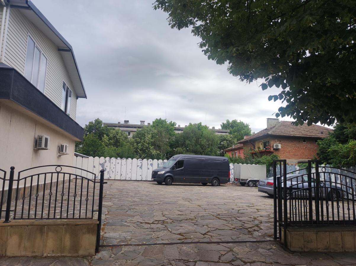 Кианти Hotel Kurdzhali Exterior photo