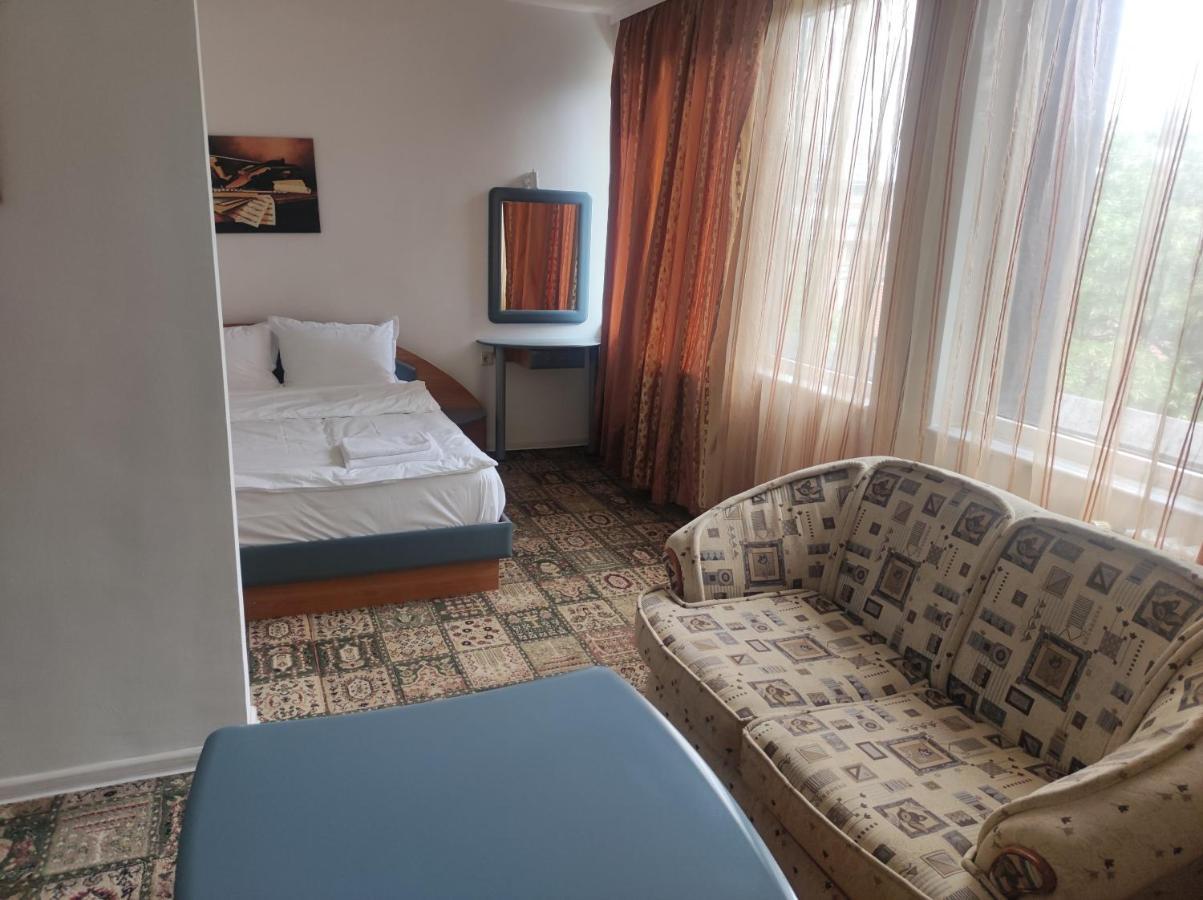 Кианти Hotel Kurdzhali Exterior photo