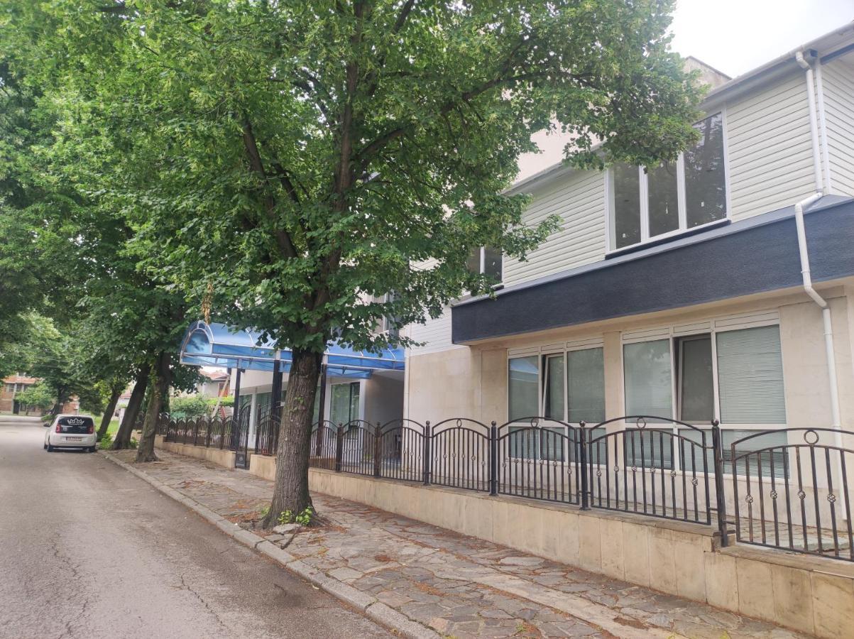 Кианти Hotel Kurdzhali Exterior photo